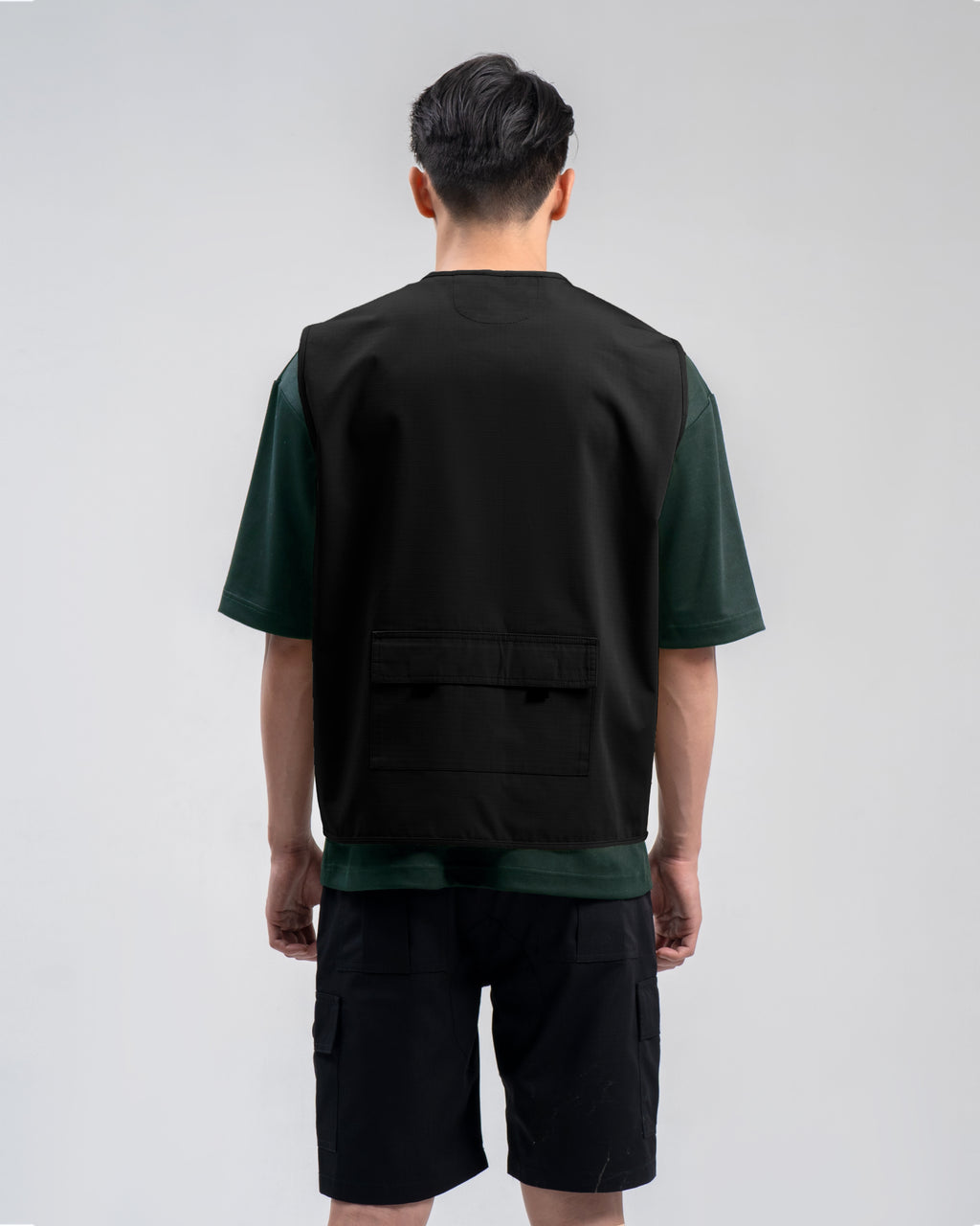 The Outdoor Vest - Black